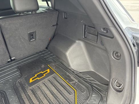 Used 2022 Chevrolet Equinox Premier AWD/4WD image 9