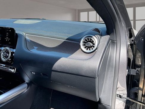 Used 2023 Mercedes-Benz GLA 35 AMG 4MATIC image 17