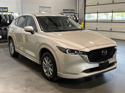 Certified 2025 MAZDA CX-5 AWD 2.5 S w/ Preferred Package image 3