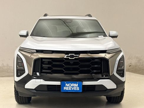 Used 2026 Chevrolet Equinox ACTIV w/ Convenience Package III AWD/4WD image 3