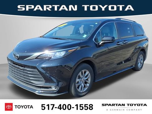 Used 2026 Toyota Sienna XLE FWD image 1