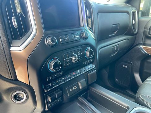 Used 2020 Chevrolet Silverado 3500 High Country image 27