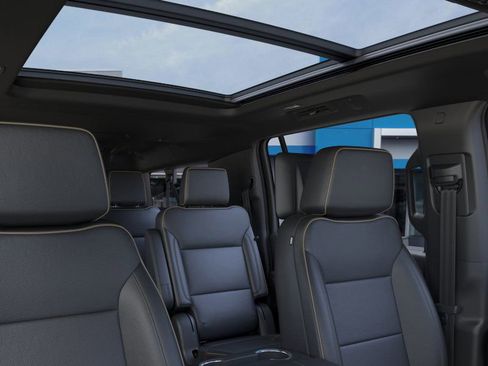 New 2026 Chevrolet Suburban Premier image 34