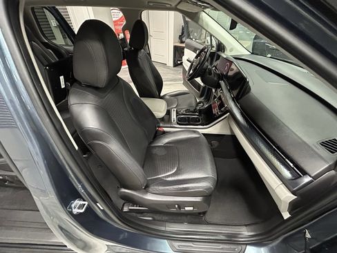 Used 2022 Kia Carnival SX Prestige image 39