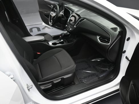 Certified 2024 Chevrolet Malibu RS image 19