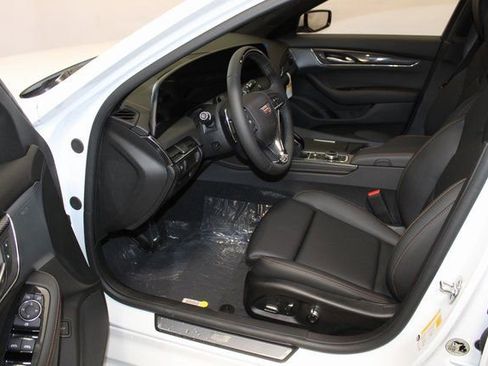 New 2026 Cadillac CT5 V AWD/4WD image 4
