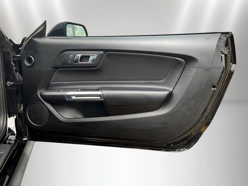 Used 2022 Ford Mustang GT RWD image 27