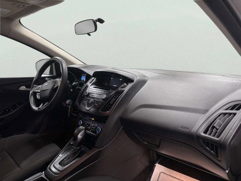 Used 2017 Ford Focus SE image 19