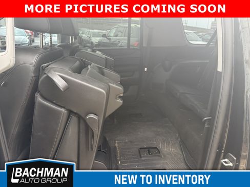 Used 2018 Chevrolet Suburban Premier AWD/4WD image 8