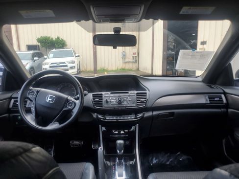 Used 2016 Honda Accord Sport image 2