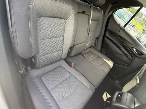 Used 2021 Chevrolet Equinox LT FWD image 12