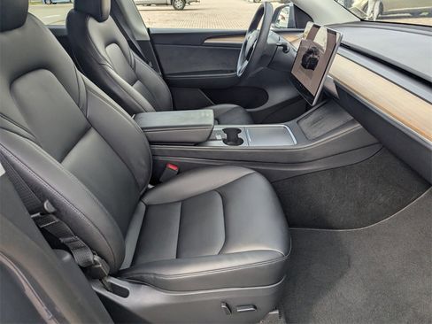 Used 2023 Tesla Model Y Long Range image 14