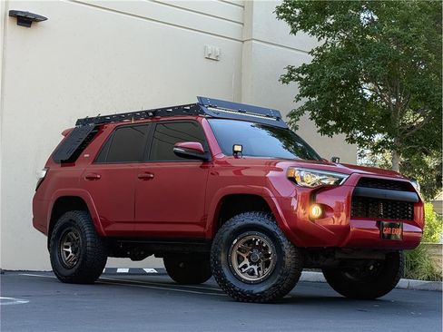 Used 2019 Toyota 4Runner SR5 Premium AWD/4WD image 33
