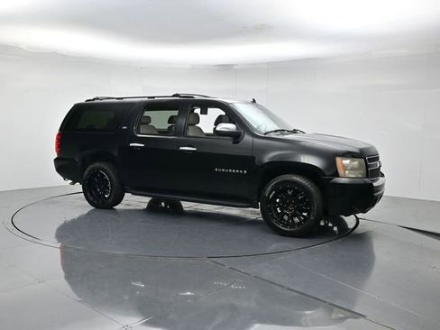 Used 2008 Chevrolet Suburban LTZ w/ LTZ Preferred Equipment Group AWD/4WD image 3