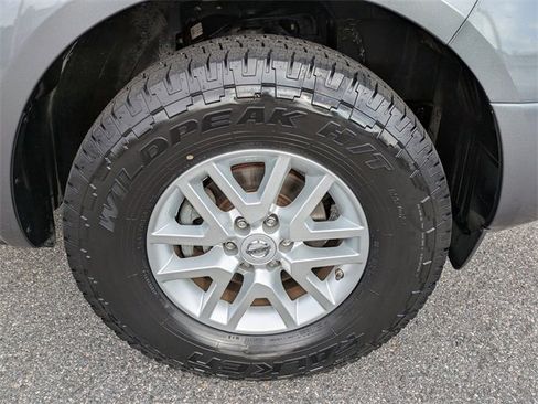 Used 2019 Nissan Frontier SV image 11