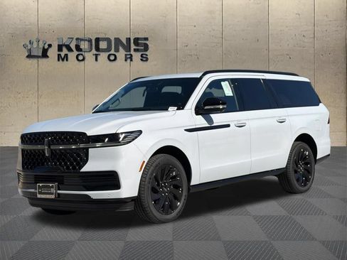 New 2026 Lincoln Navigator L Reserve w/ Jet Appearance Package AWD/4WD image 1