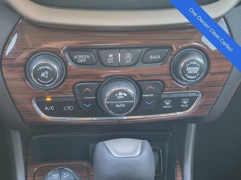 Used 2015 Jeep Cherokee Trailhawk w/ Comfort/Convenience Group AWD/4WD image 20