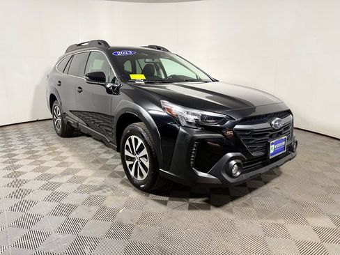 Used 2023 Subaru Outback Premium AWD/4WD image 9