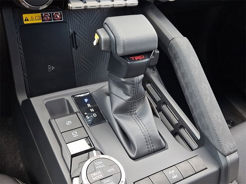 New 2025 Toyota Tacoma TRD Off-Road image 17