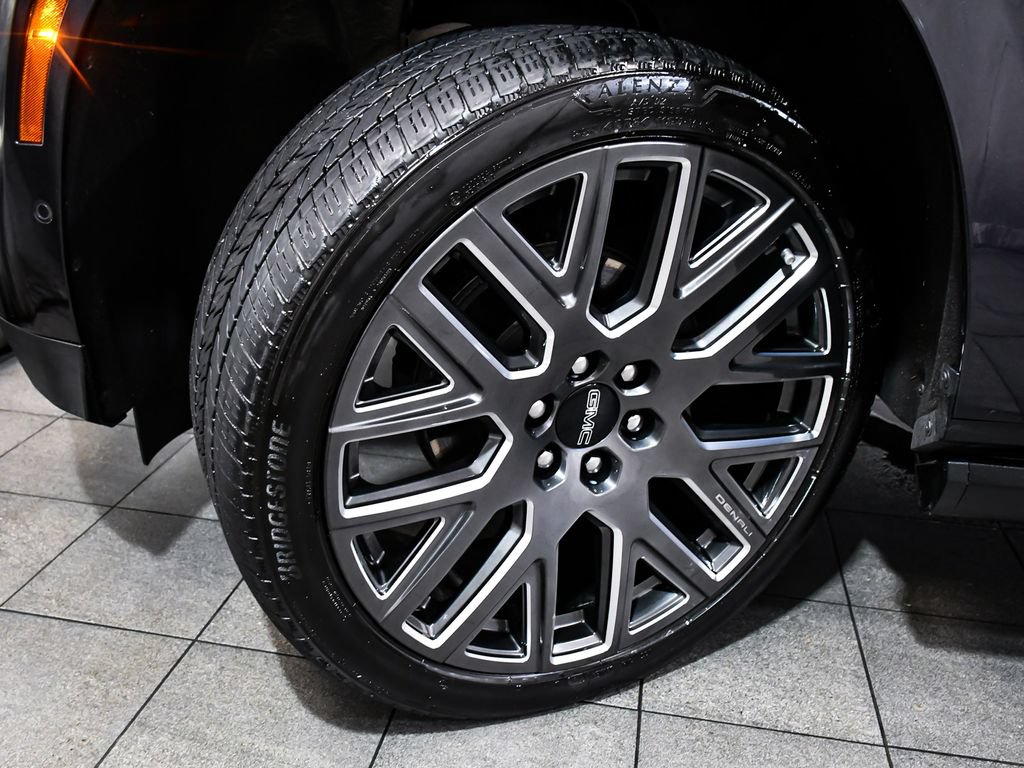 Used 2025 GMC Yukon XL Denali Ultimate AWD/4WD image 7