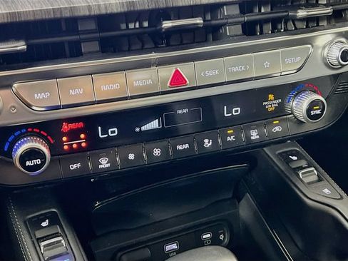 Used 2024 Kia Telluride SX Prestige AWD/4WD image 19