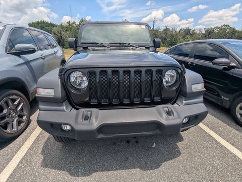 Used 2022 Jeep Wrangler Unlimited Sport AWD/4WD image 2