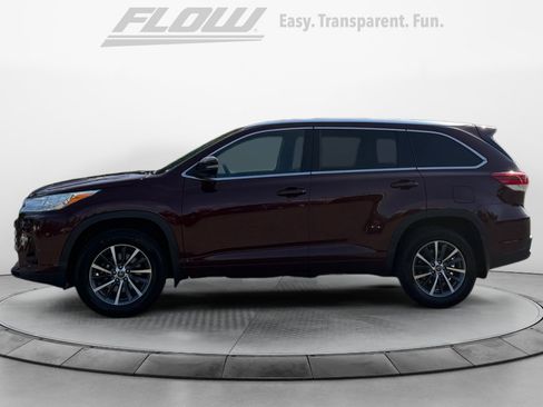 Used 2018 Toyota Highlander XLE AWD/4WD image 5