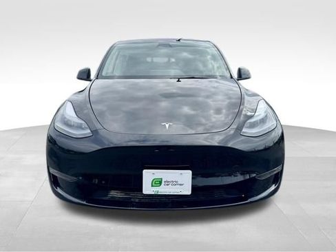 Used 2024 Tesla Model Y Long Range AWD/4WD image 3