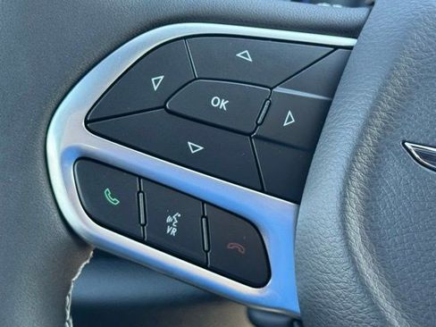 New 2026 Chrysler Pacifica Select FWD image 16