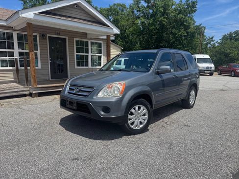 Used 2005 Honda CR-V SE image 2