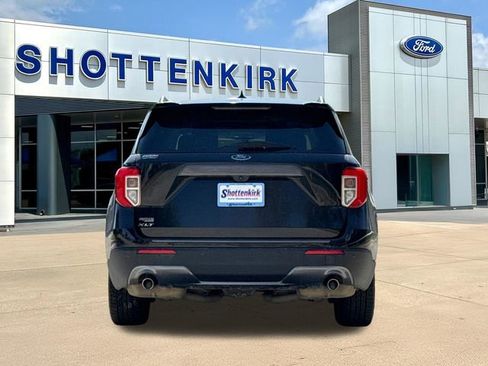 Certified 2021 Ford Explorer XLT w/ Equipment Group 202A RWD image 6