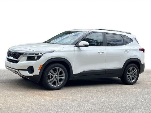 Used 2023 Kia Seltos S w/ Navigation Package FWD image 19