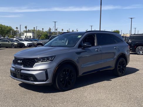 Used 2023 Kia Sorento SX FWD image 2