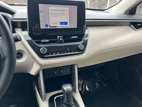 Used 2023 Toyota Corolla Cross XLE w/ Convenience Package image 11