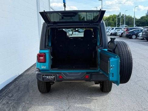 Used 2020 Jeep Wrangler Unlimited Sahara AWD/4WD image 7