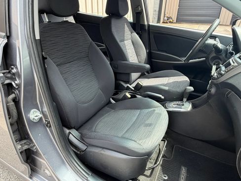 Used 2015 Hyundai Accent GS FWD image 12