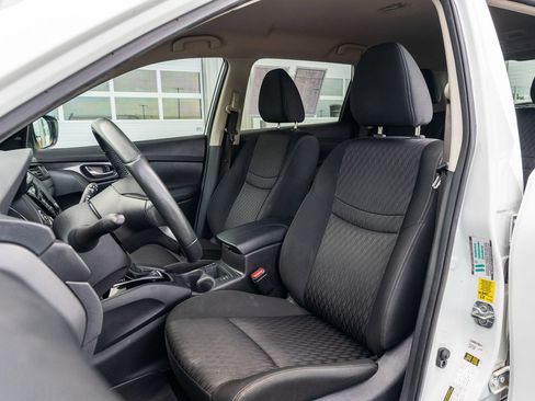 Used 2018 Nissan Rogue SV FWD image 19