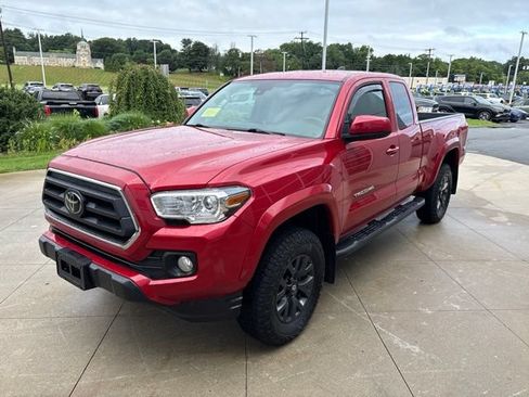 Used 2023 Toyota Tacoma SR5 AWD/4WD image 3