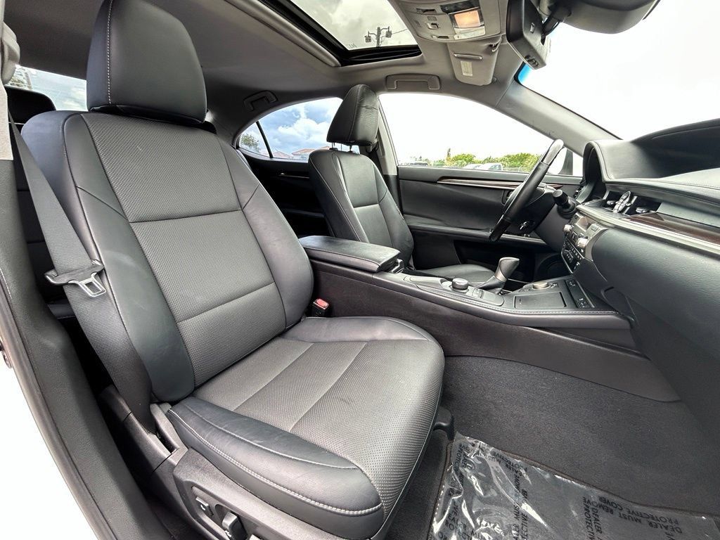 Used 2017 Lexus ES 350 w/ Premium Package FWD image 26
