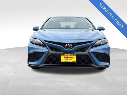 Used 2023 Toyota Camry SE image 2