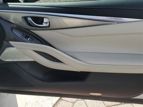 Used 2017 INFINITI Q60 w/ Cargo Package image 10