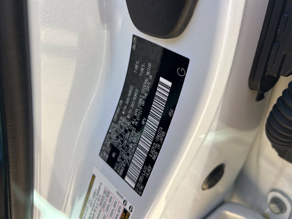 Used 2025 Lexus GX 550 w/ Accessory Package (31) AWD/4WD image 10