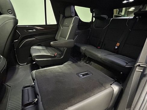Used 2023 Cadillac Escalade Premium Luxury AWD/4WD image 40