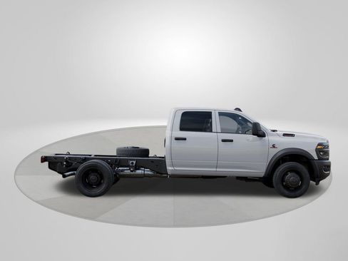 New 2025 RAM 5500 Tradesman AWD/4WD image 21