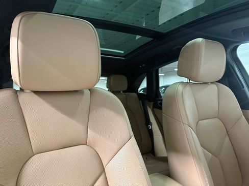 Certified 2026 Porsche Macan AWD/4WD image 24