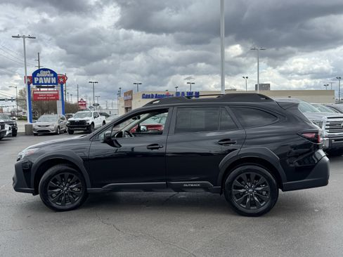 Used 2025 Subaru Outback Onyx Edition image 16