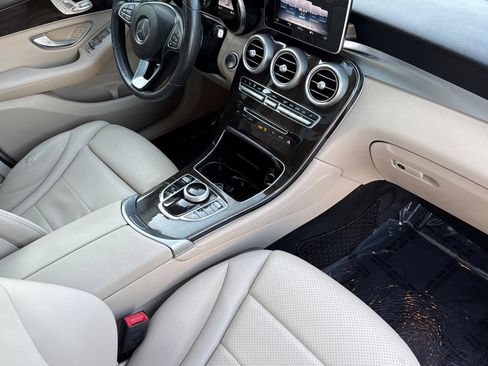 Used 2019 Mercedes-Benz GLC 300 image 17