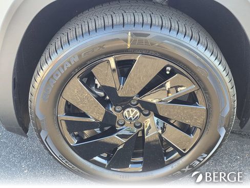 New 2026 Volkswagen Atlas SE image 11