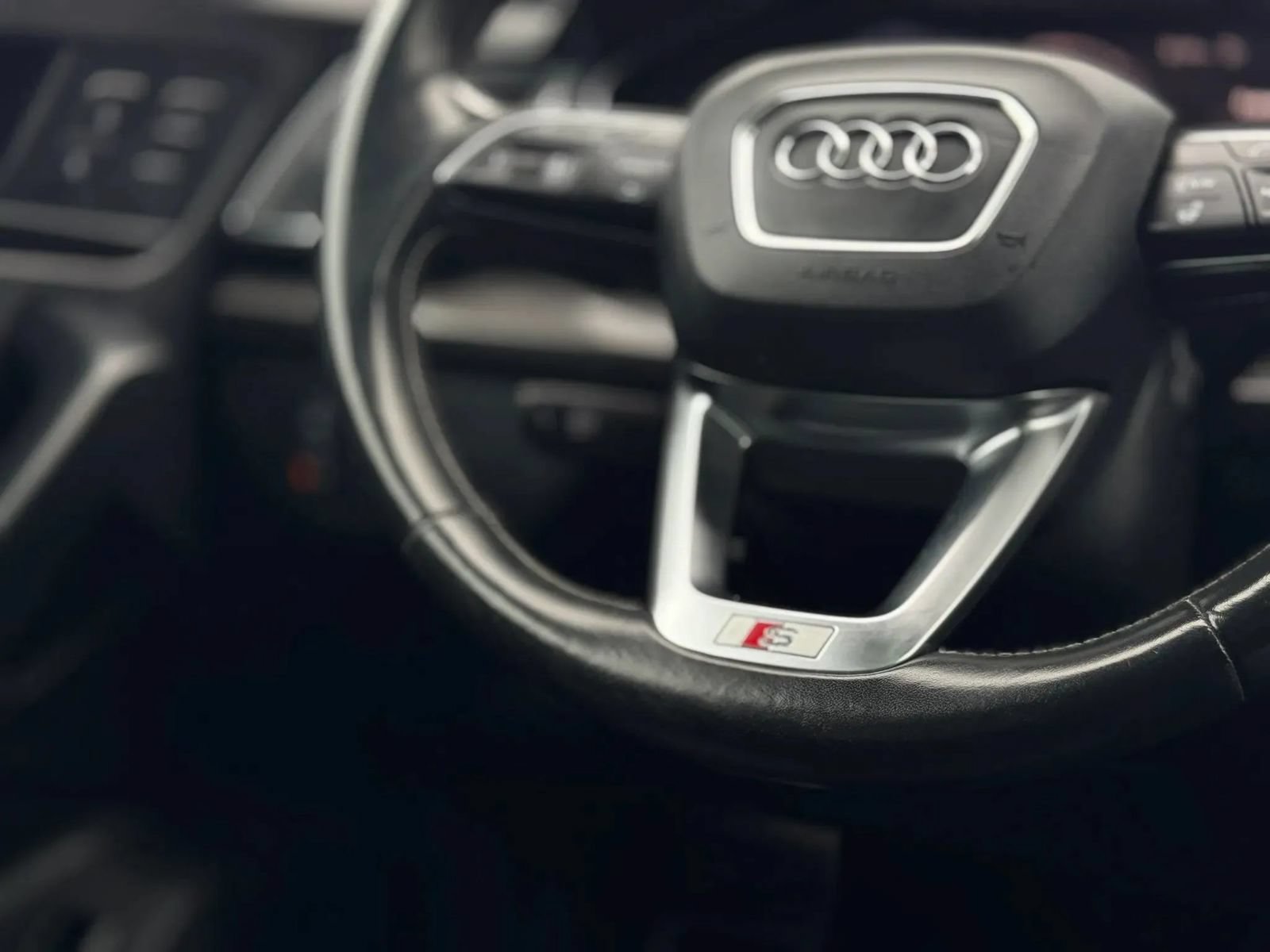 Used 2018 Audi SQ5 Premium Plus w/ Navigation Package AWD/4WD image 35
