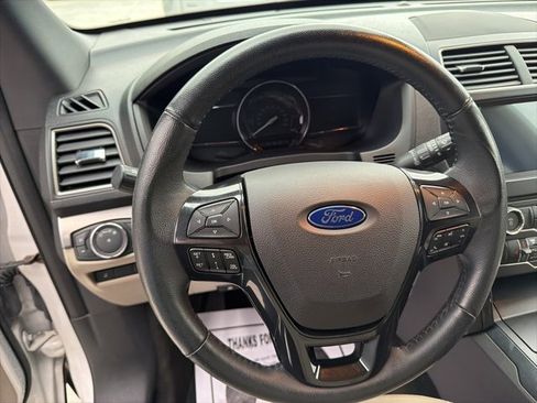 Used 2018 Ford Explorer XLT w/ Equipment Group 202A image 13